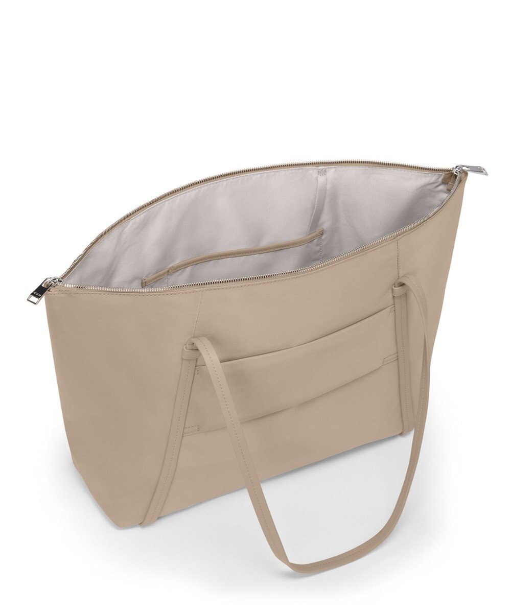 TUMI VOYAGEUR 「キュー」トート 