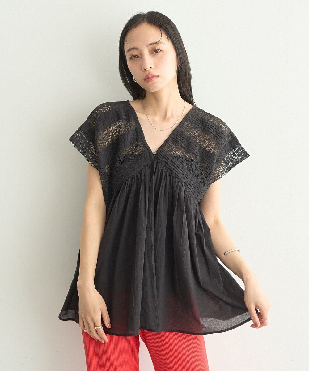 earth music&ecology 【WEB・一部店舗限定】【綿100％】レース＆ピンタックフレンチブラウス 