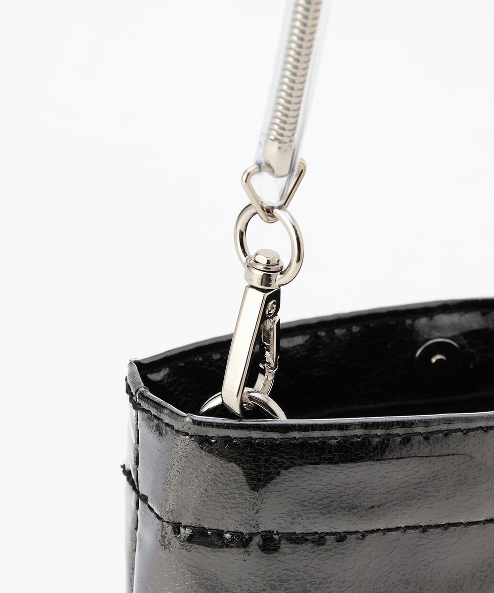 Y'SACCS PVCメタリックショルダーバッグ 