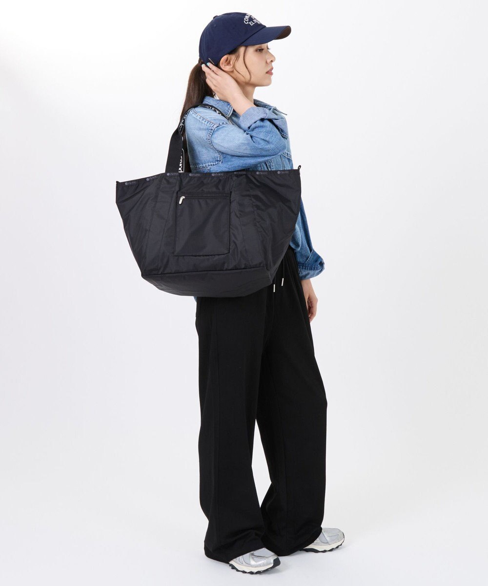 LeSportsac E/W REVERSIBLE PKT TOTE/ロゴジャカードブラックT 