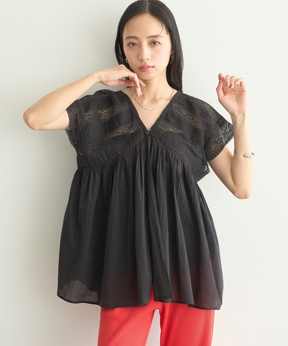 earth music&ecology 【WEB・一部店舗限定】【綿100％】レース＆ピンタックフレンチブラウス 