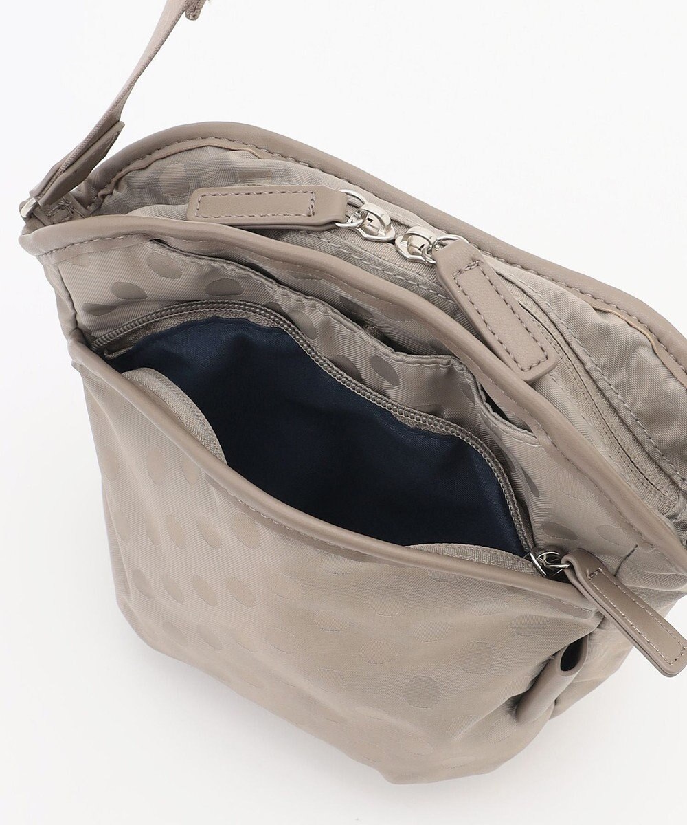 Y'SACCS ドットジャガードポシェット 