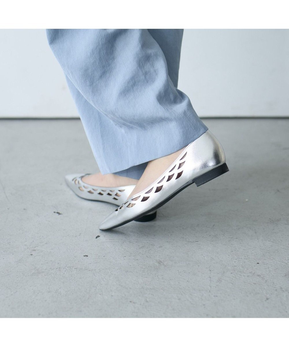 MODE ET JACOMO <carino>レーザーカットフラットパンプス 