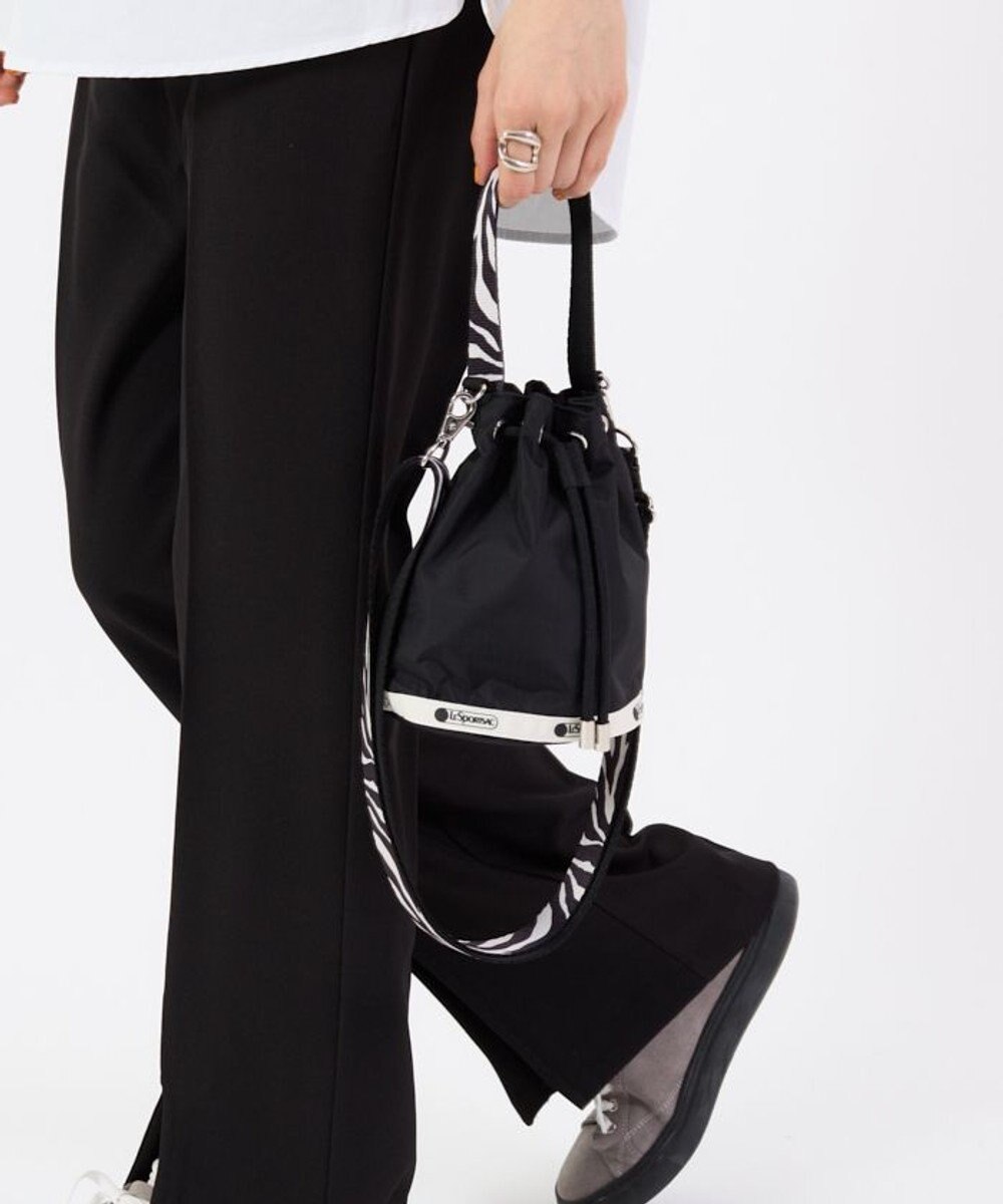 LeSportsac DRAWSTRING BUCKET XBODY/ノワールゼブラ 