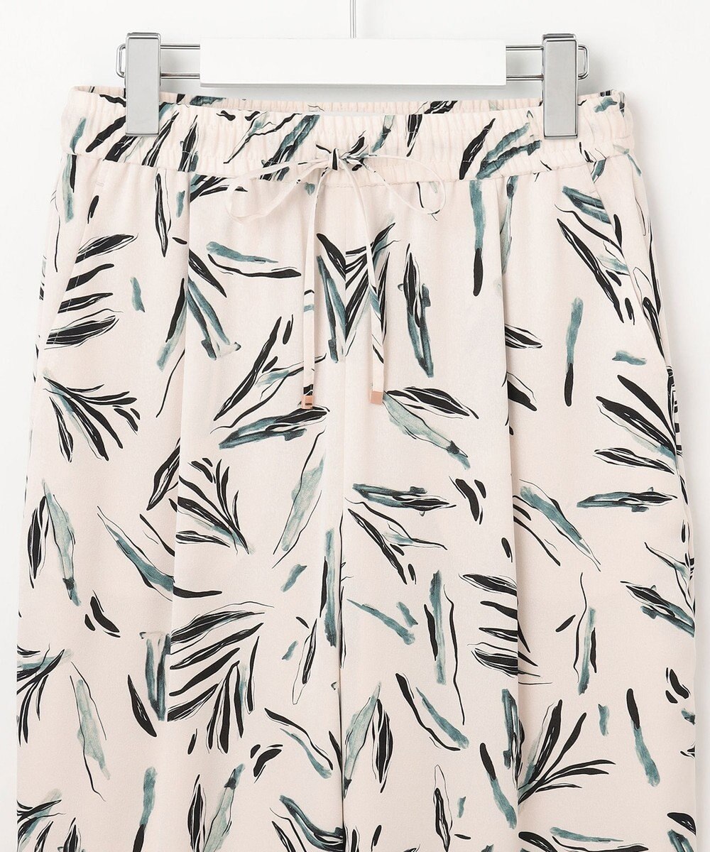 23区 【洗える】スリークボタニカルプリント ドロスト パンツ 