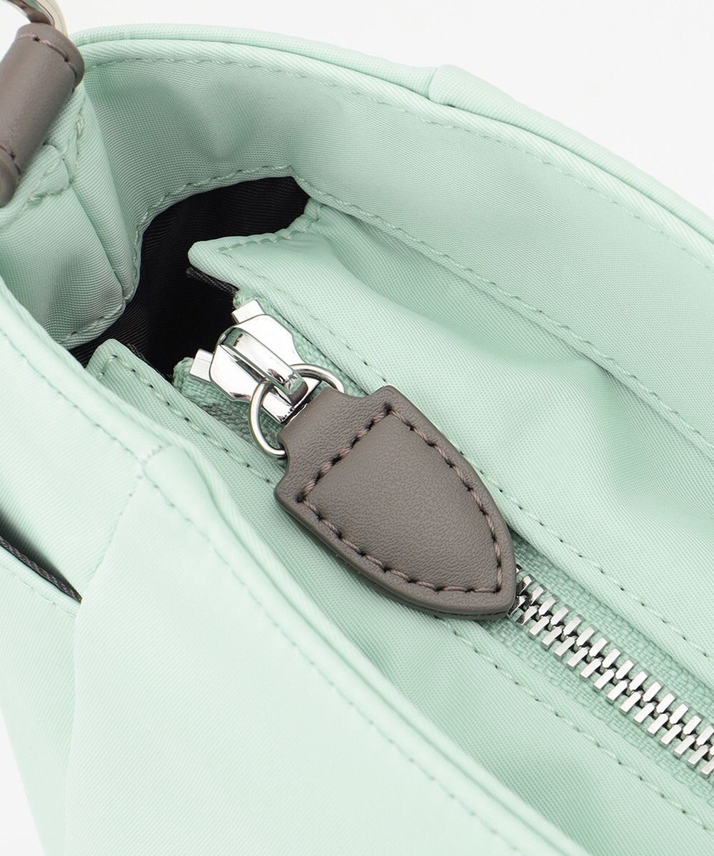 Y'SACCS ナイロン×リサイクルレザー　ホック2WAYトート　Mサイズ 