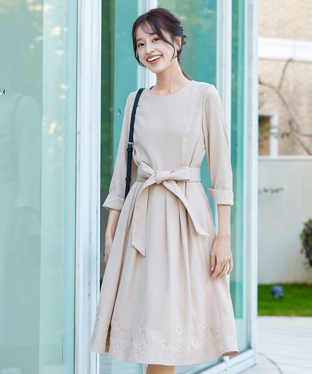 Tiaclasse L 【洗える】花柄刺繍フレアワンピース 