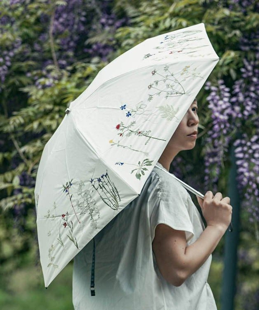 〈UVカット率99%以上・一級遮光生地・晴雨兼用〉ボタニカル刺繍の日傘 （折りたたみ傘タイプ）, ベージュ, F