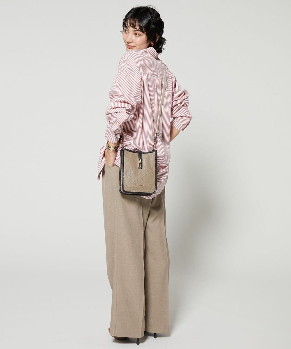 LA BAGAGERIE スクエアレザーミニショルダーバッグ 