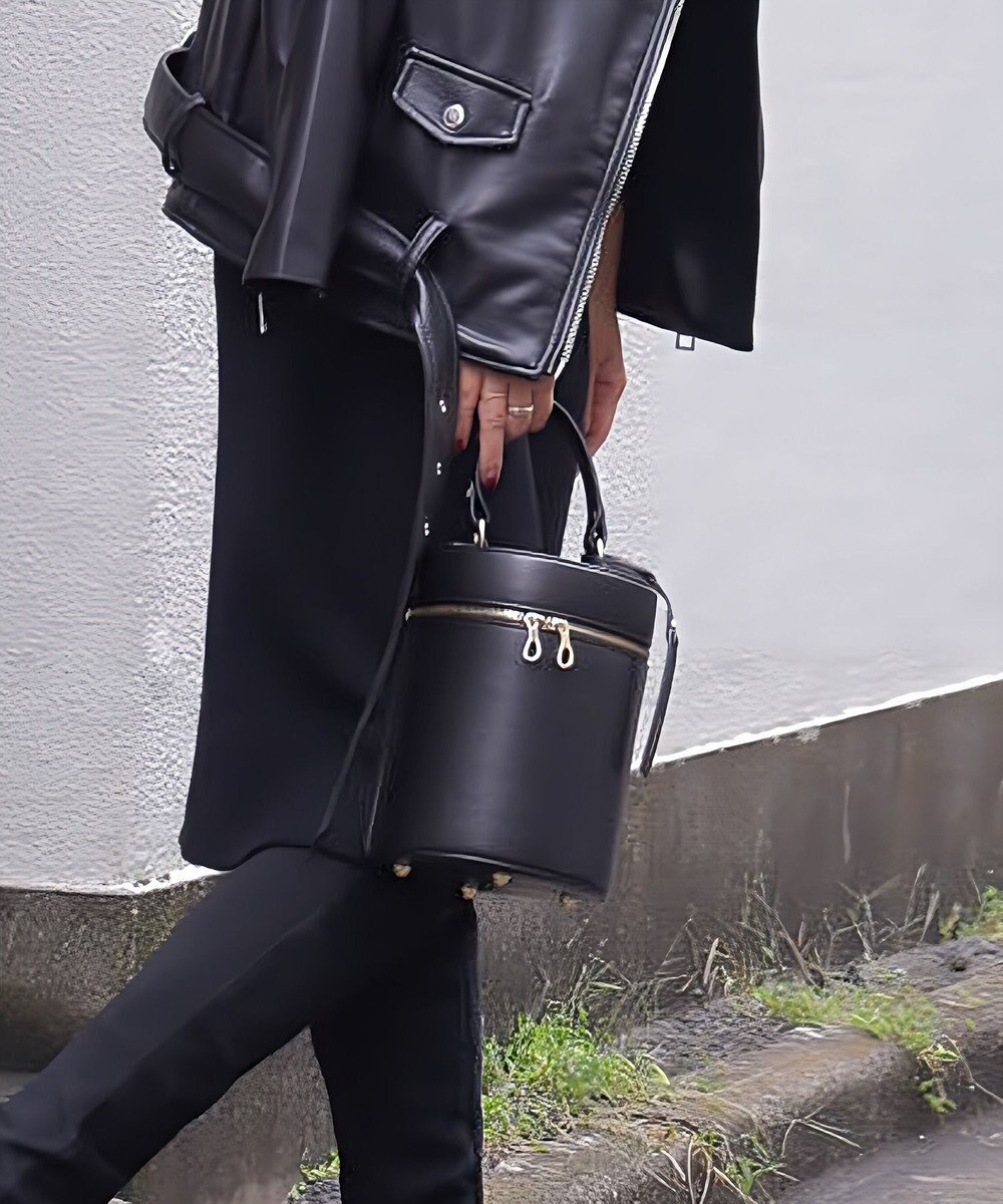 style code [Lyrss/リルス] イタリア製牛トコ皮 CITYエシカルレザースマート ショルダーポケット 