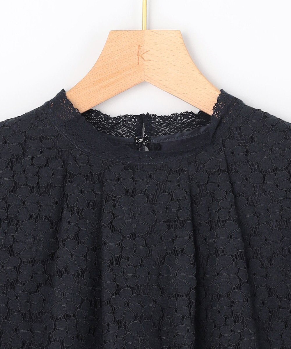 組曲 L 【先行予約・WEB限定】フラワーラッセルレーススタンド襟 ブラウス 