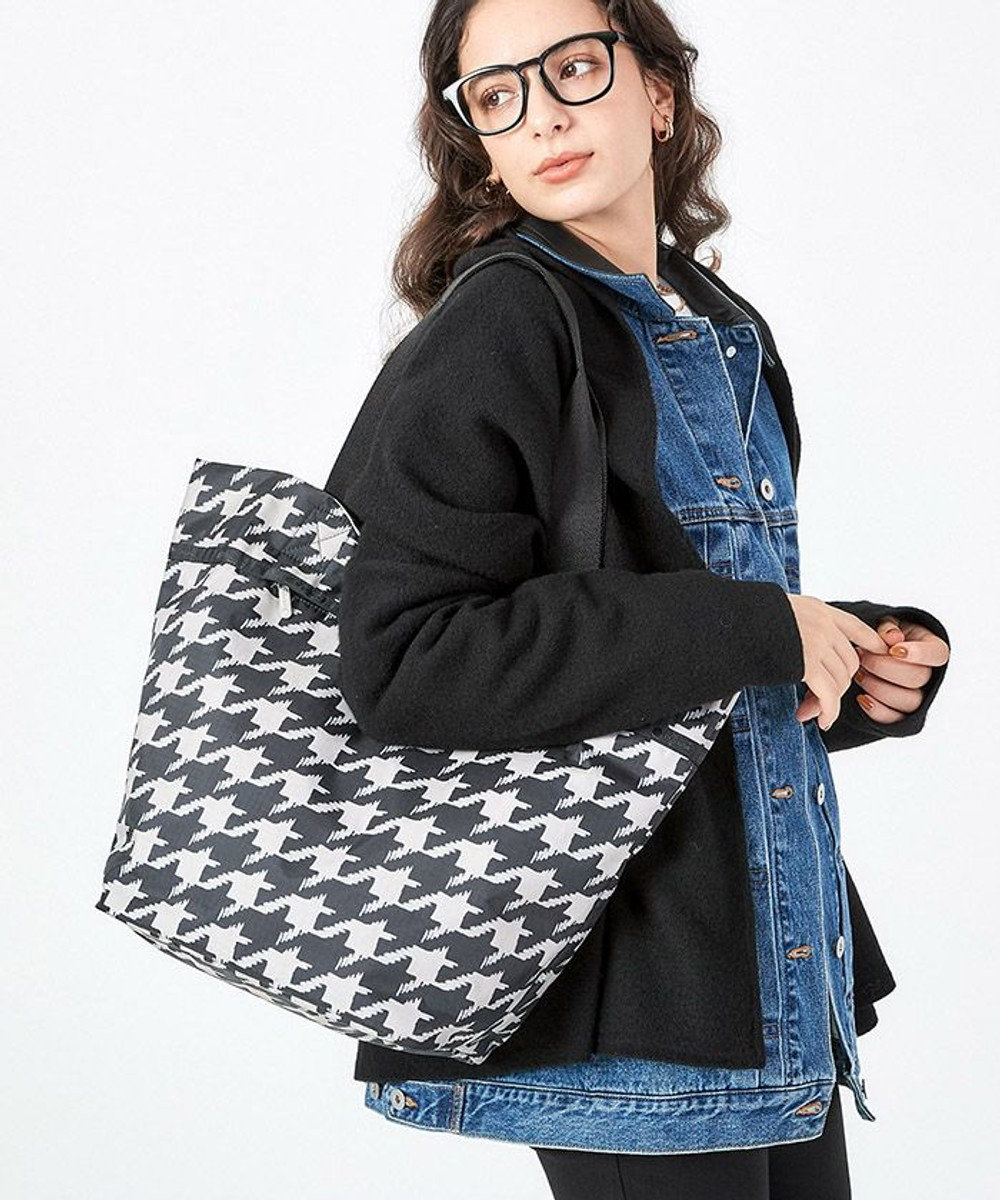 LeSportsac MARKET TOTE/ブラック/ベージュハウンズトゥース ブラック/ベージュハウンズトゥース