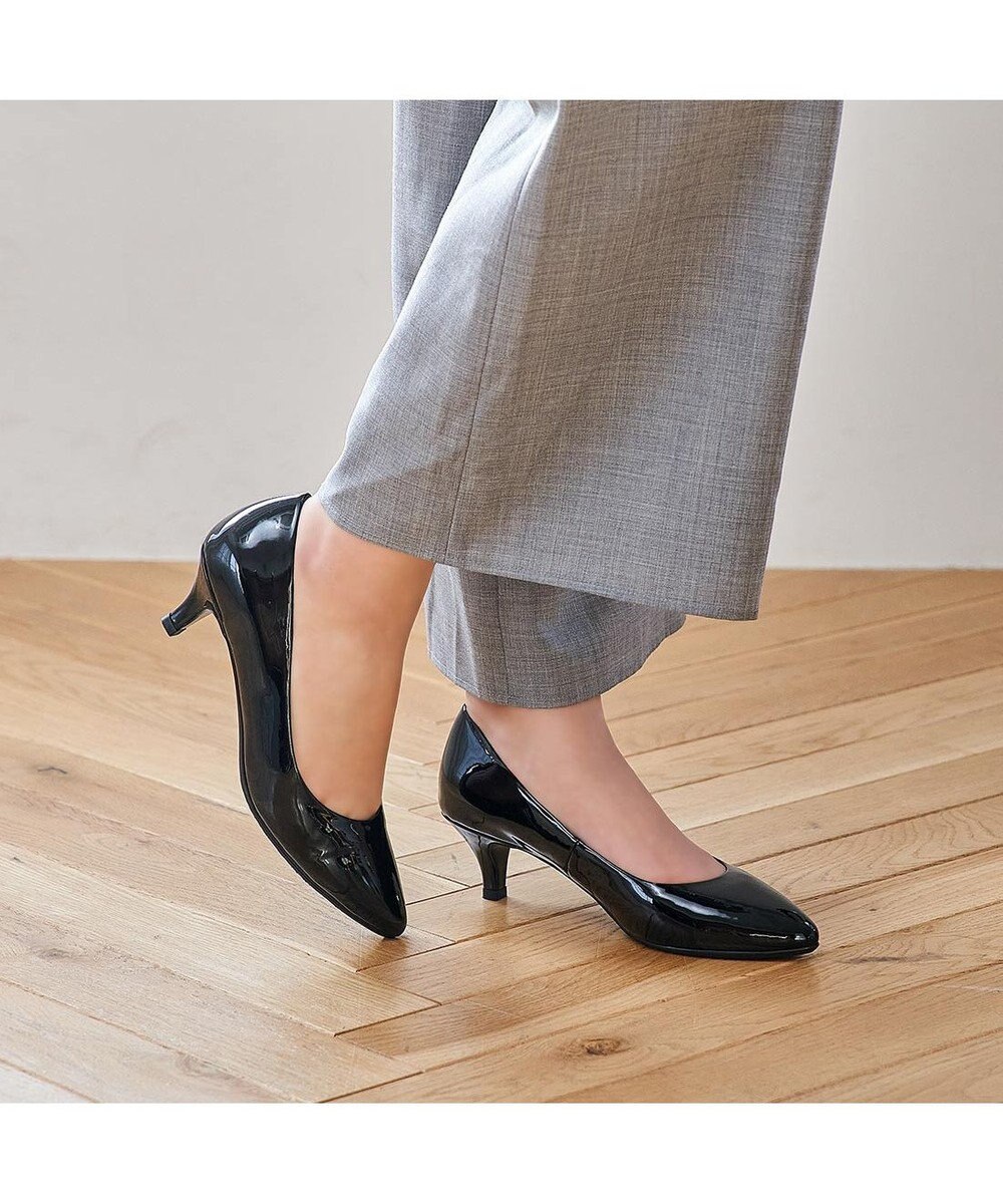 MODE ET JACOMO <carino>【レイン対応】エナメルプレーンパンプス 