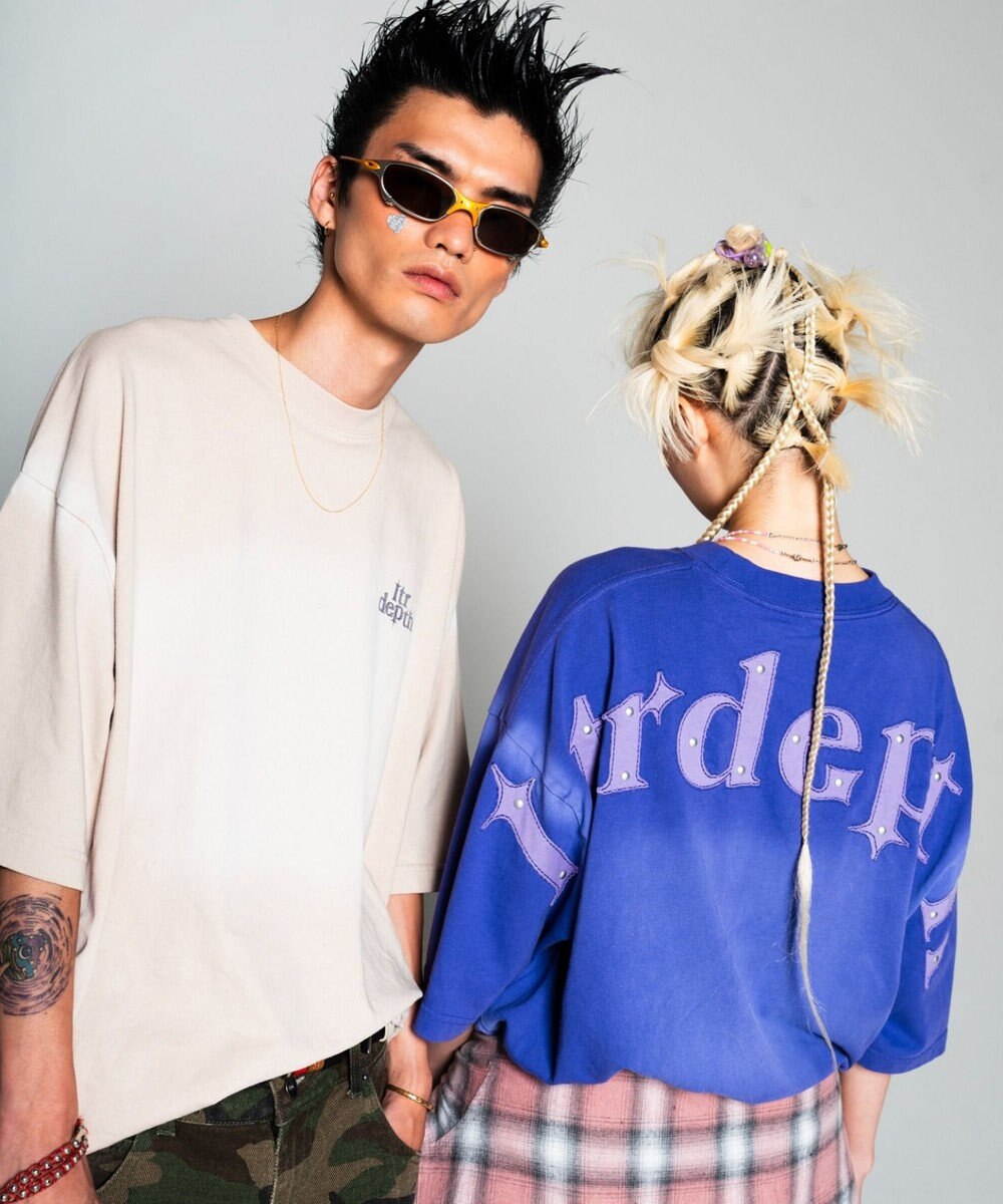 WEGO 【ユニセックス着用ITEM】バックスタッズグラフィックT（SS） 