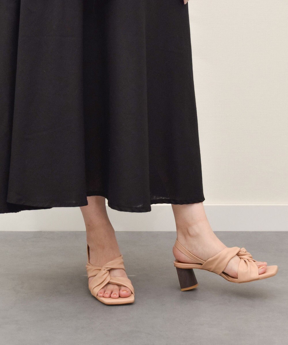 INTER-CHAUSSURES 【ANGEL ALARCON】スクエアトウクロスベルトサンダル 