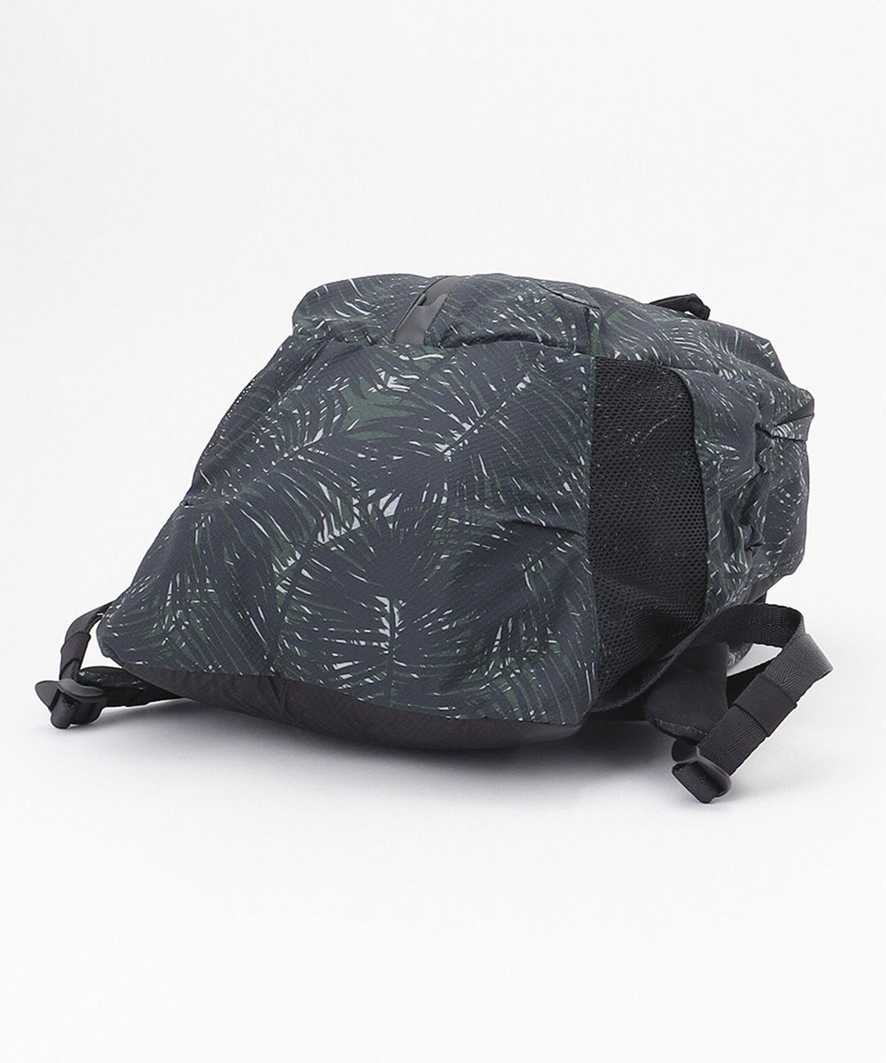 JOSEPH ABBOUD MOUNTAIN 【UNISEX】3Dエンボスリーフ バックパック 