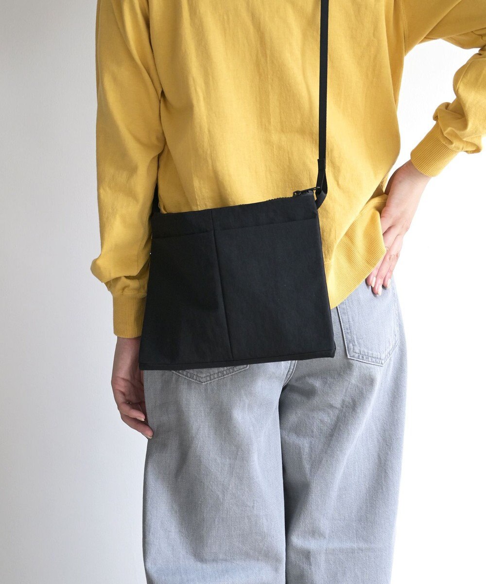 NIZYU KANO LIGHT NYLONサコッシュS 