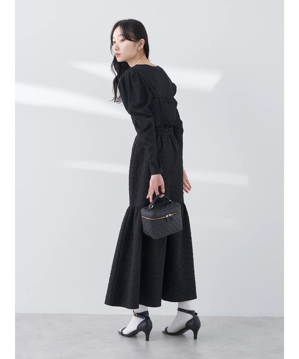 earth music&ecology エンボスフラワービスチェ 