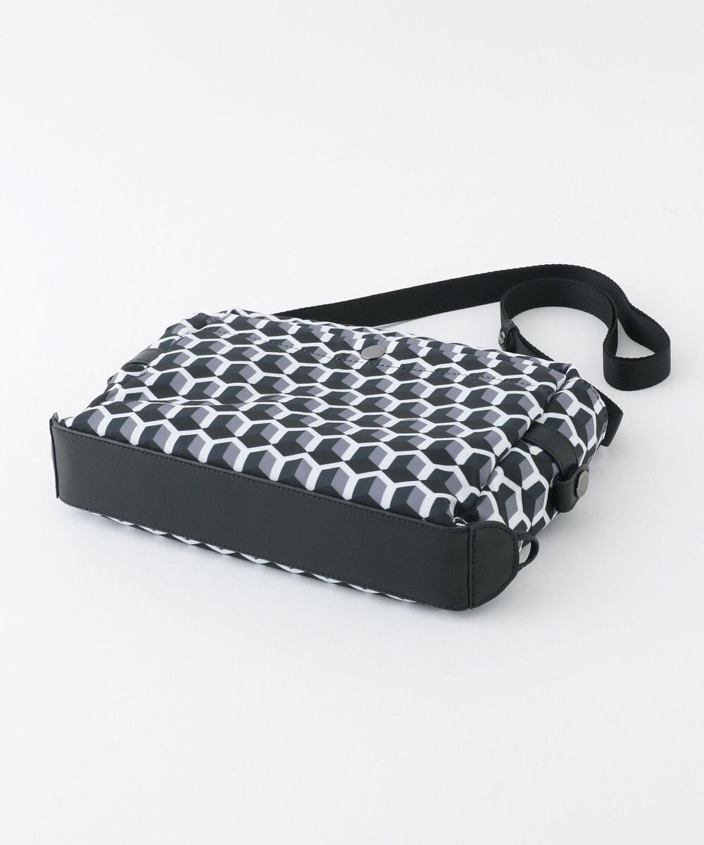 Y'SACCS キュービックモノグラム　スクエアショルダー 