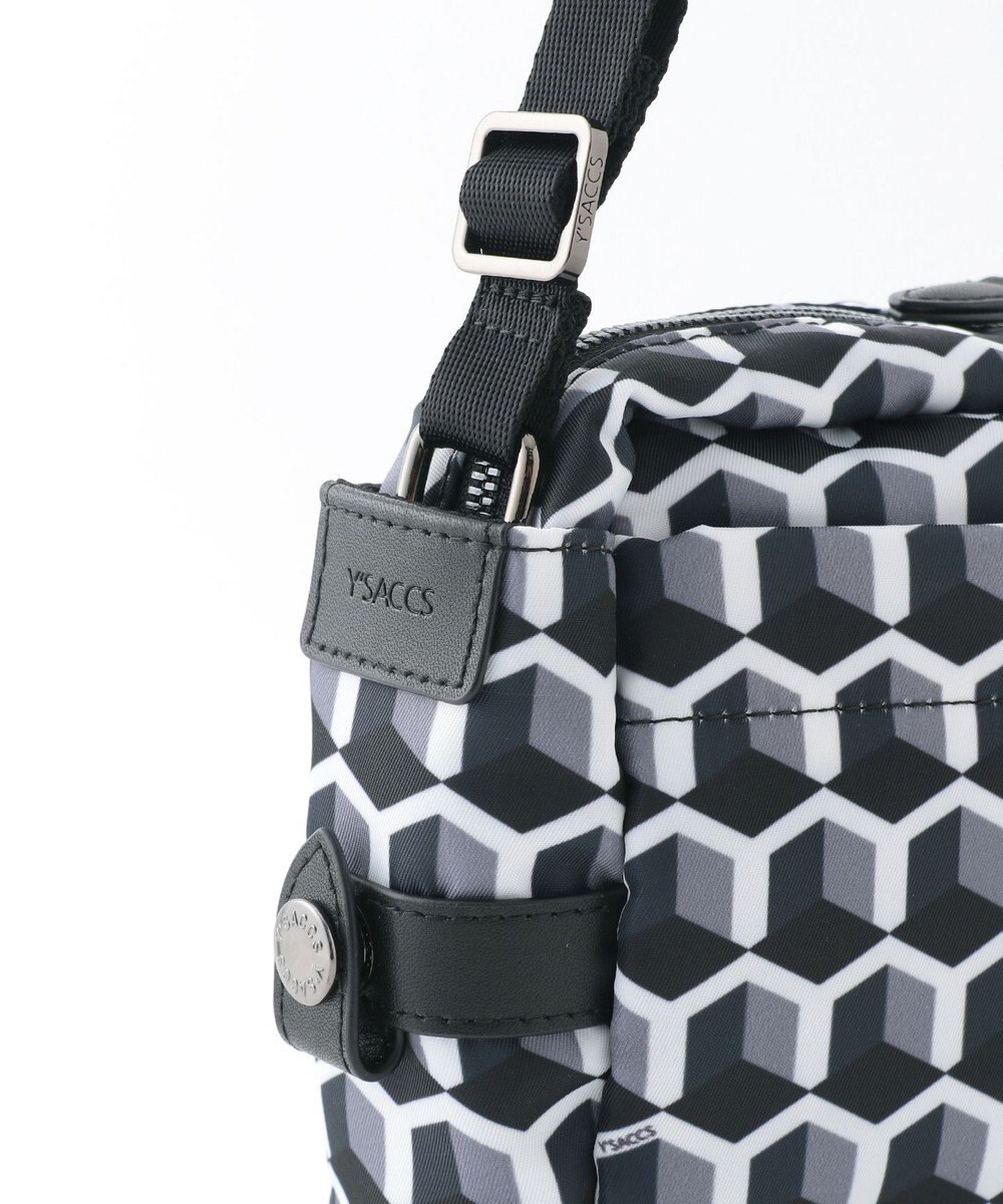 Y'SACCS キュービックモノグラム　スクエアショルダー 
