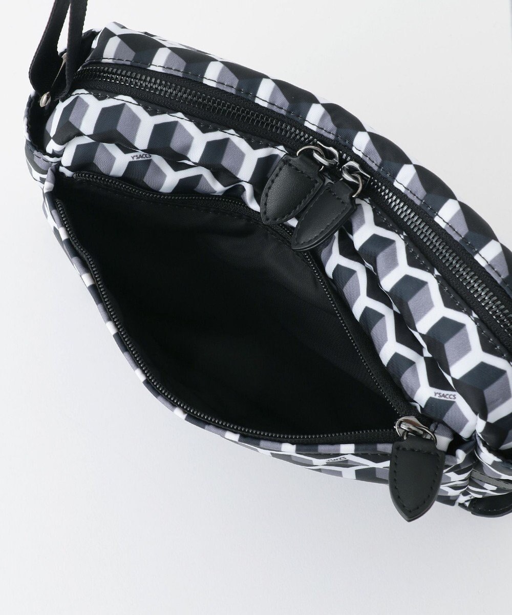 Y'SACCS キュービックモノグラム　スクエアショルダー 
