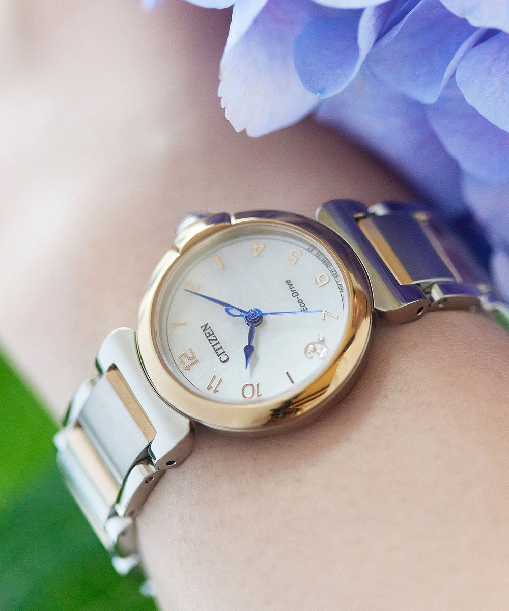 CITIZEN 【ケース径26mmサイズの白蝶貝文字板】幸せを願って贈られる花「スズラン」をモチーフにした人気シリーズウオッチ 