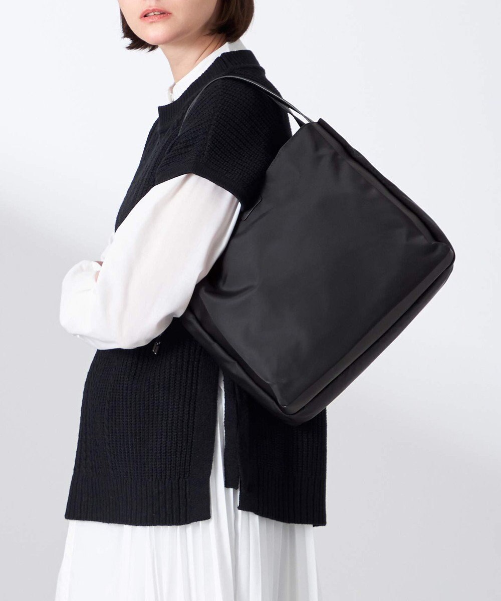 Y'SACCS 【大人のおしゃれ手帖10月号掲載】市川実和子×Y'SACCS　ナイロンすっきりトート 