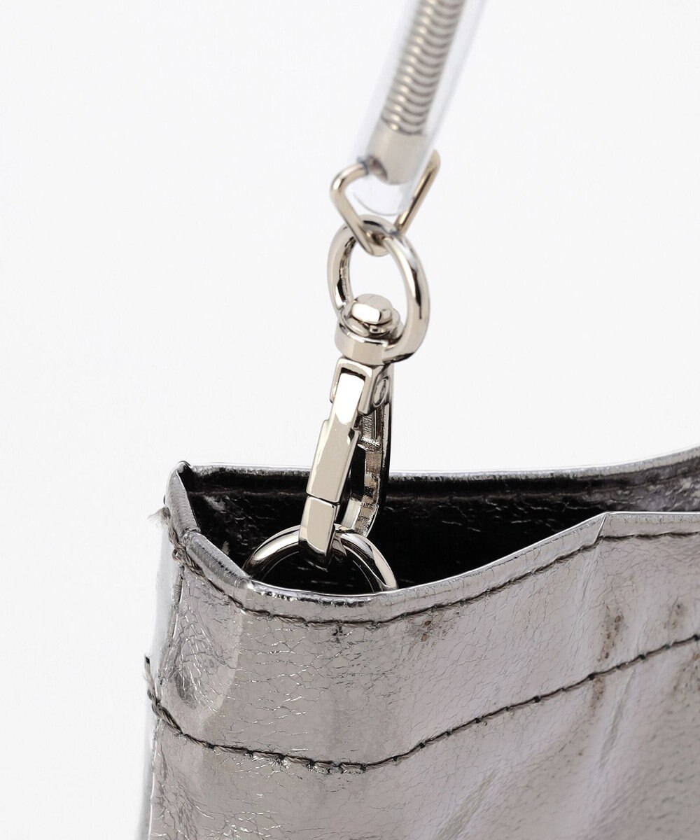 Y'SACCS PVCメタリックショルダーバッグ 