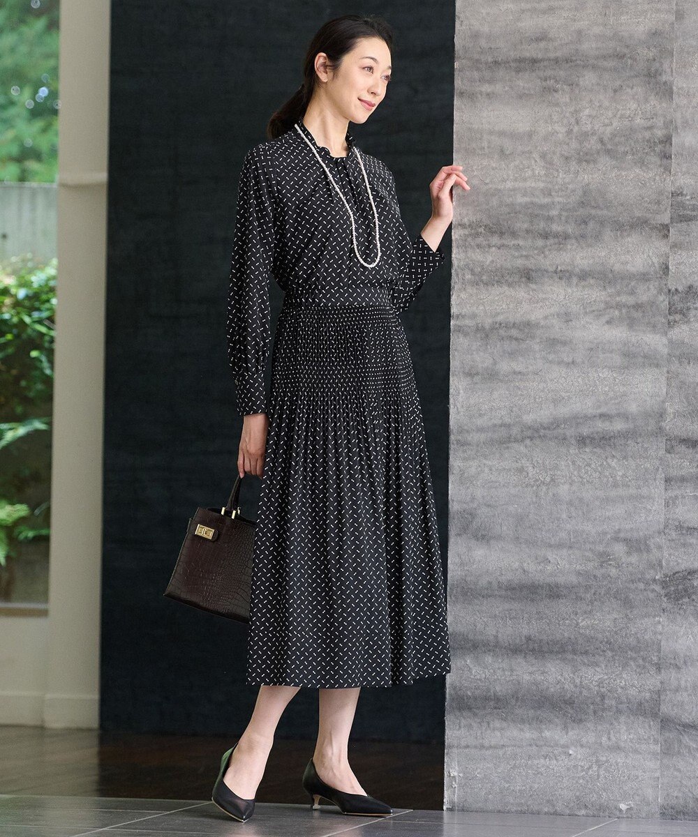 自由区 【洗える】ライトサテン ブラウス 