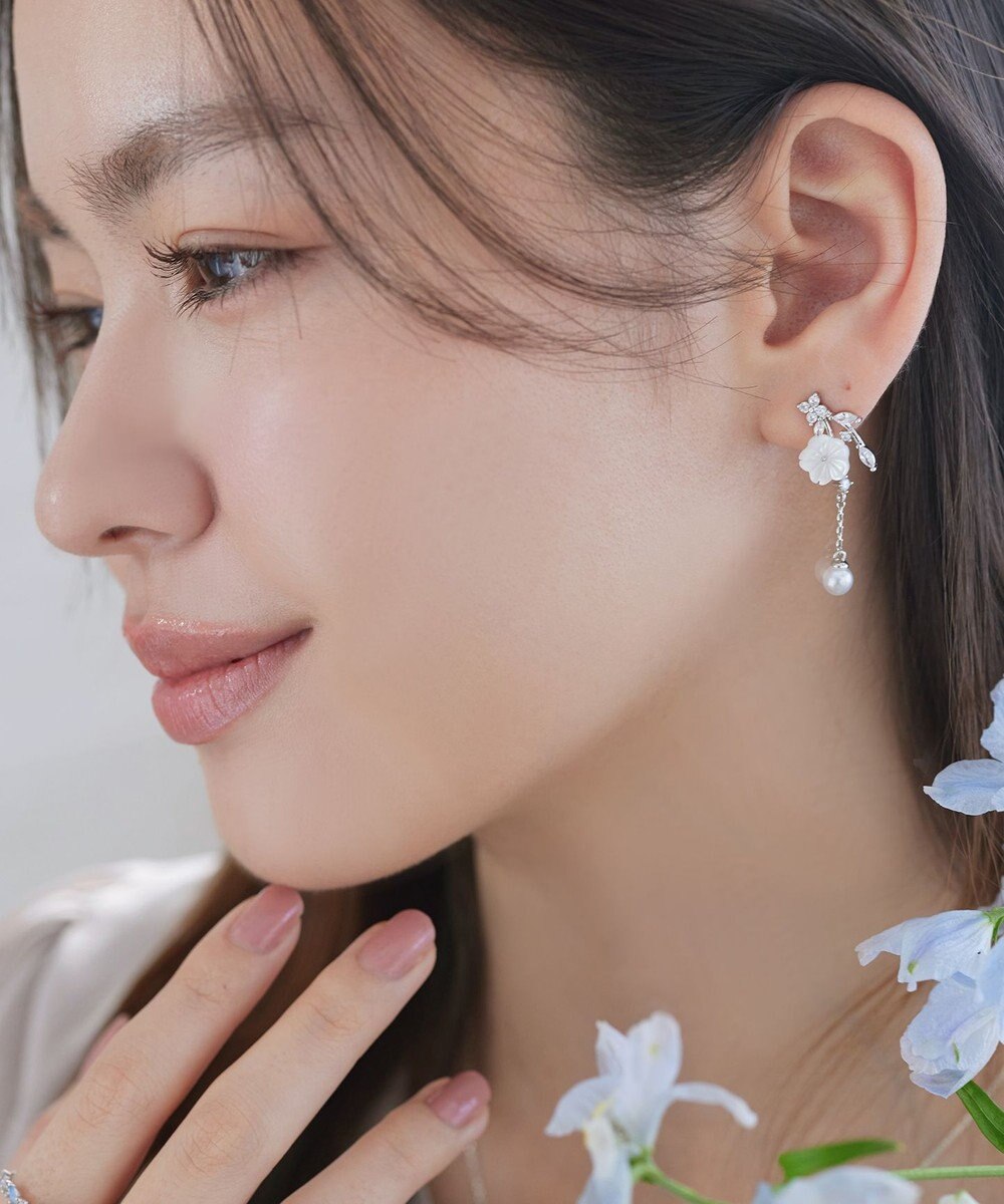 Tiaclasse 【金属アレルギー対応】 シアーフラワードロップピアス 