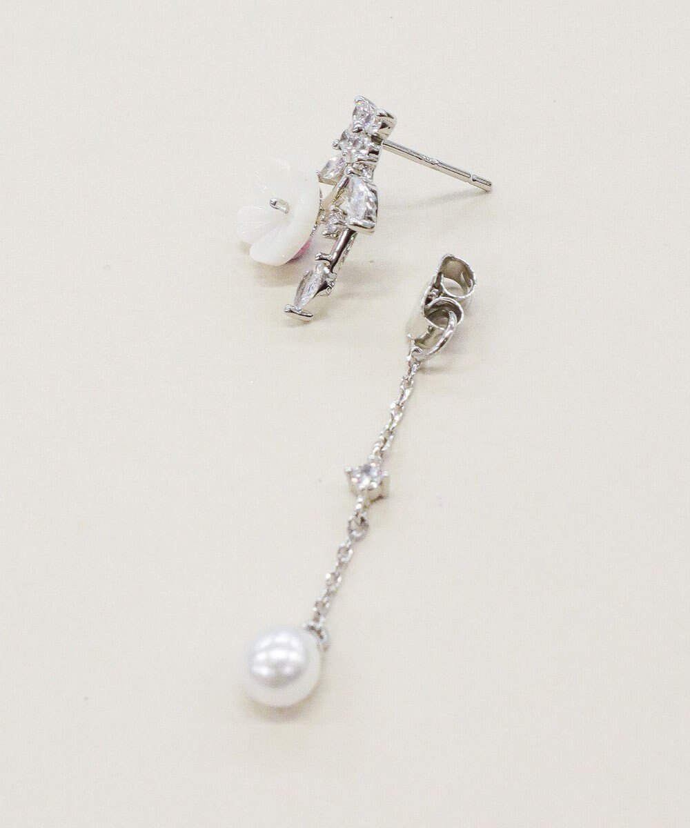 Tiaclasse 【金属アレルギー対応】 シアーフラワードロップピアス 