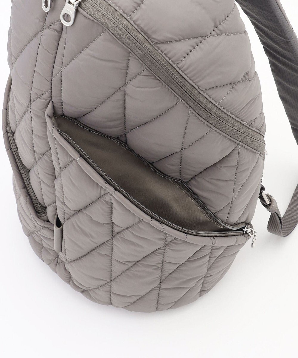 Y'SACCS バイアスキルトリュック 