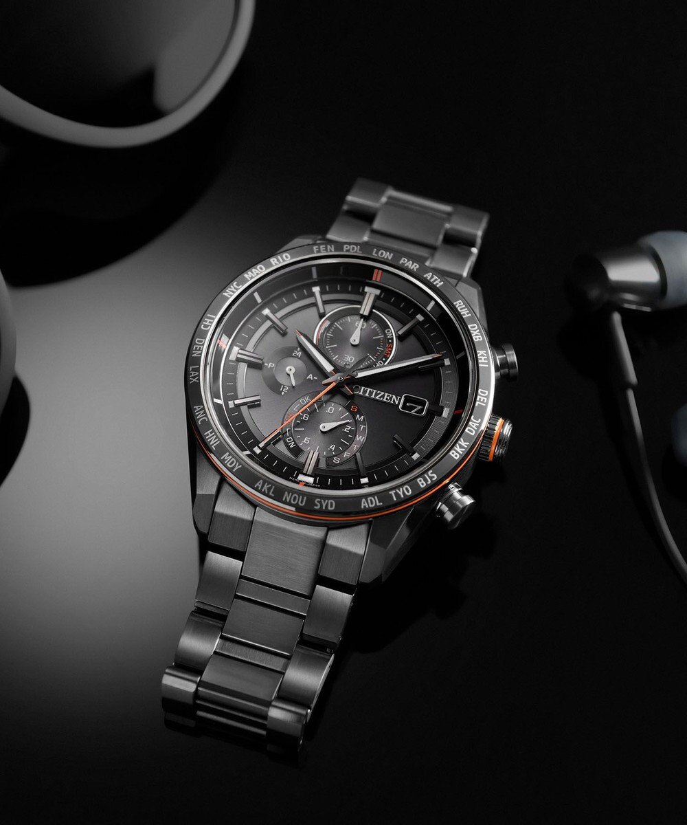 CITIZEN 【ATTESA ACT Line】ブラックボディに映えるオレンジのアクセントカラーが人気モデル AT8185-62E 
