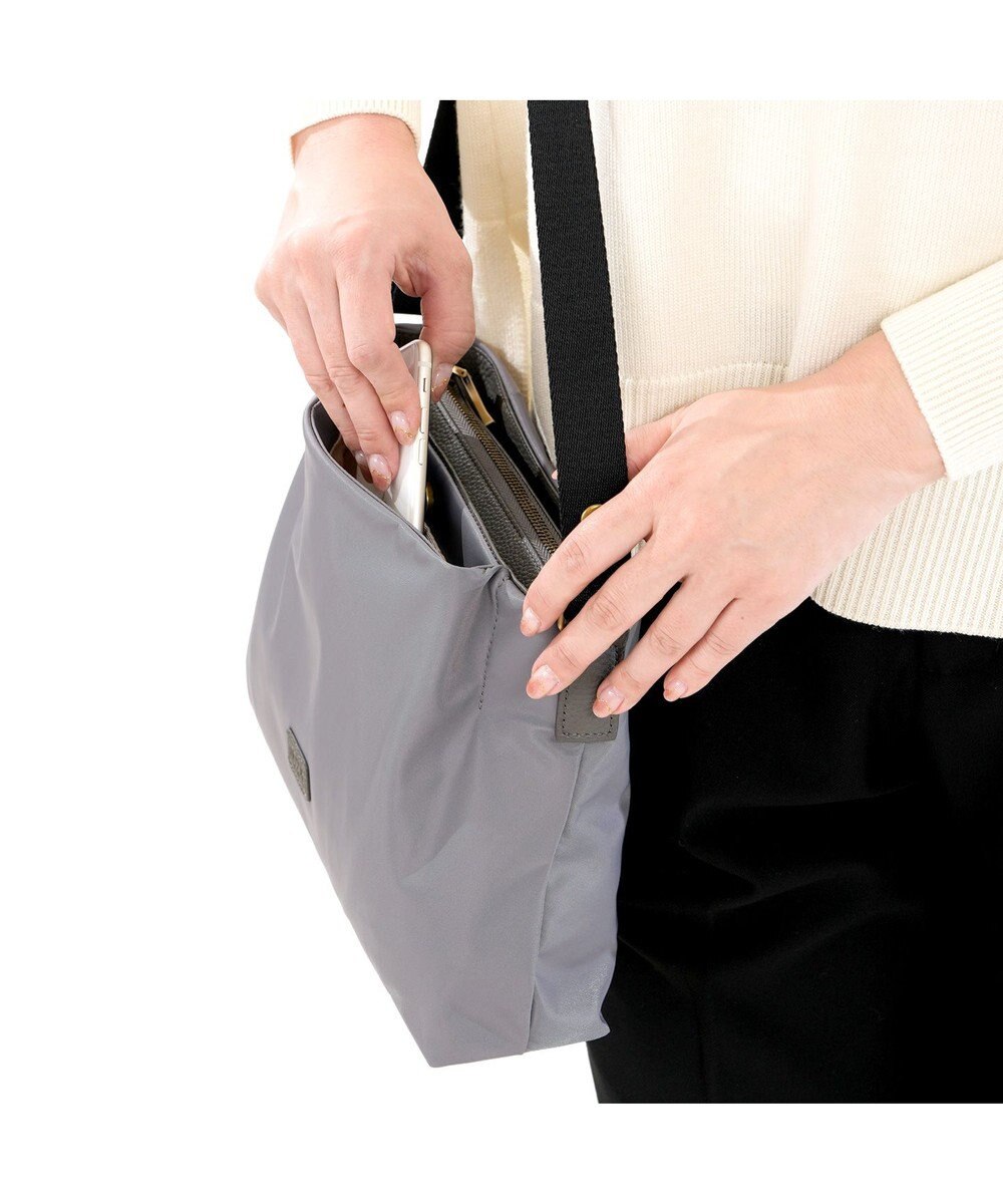 IBIZA ディアリオ　ナイロン　ショルダーバッグ 