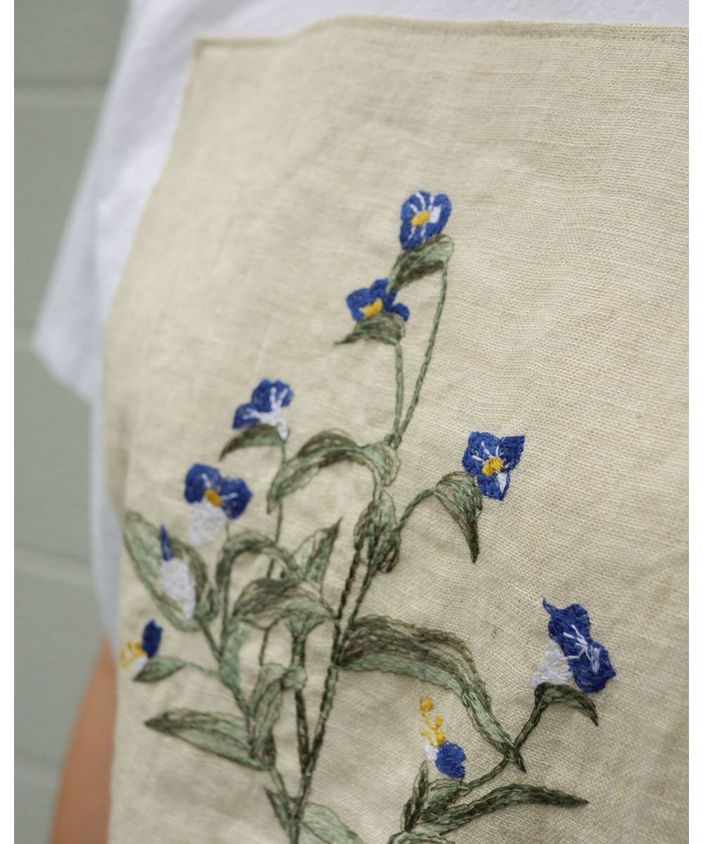 muuc つゆ草刺繍半袖プルオーバー〈日本製・上質な天然素材・遠州織物〉〈繊細なオリジナル花刺繍〉〈ゆったりフリーサイズ〉〈上品な大人の布帛Tシャツ〉 