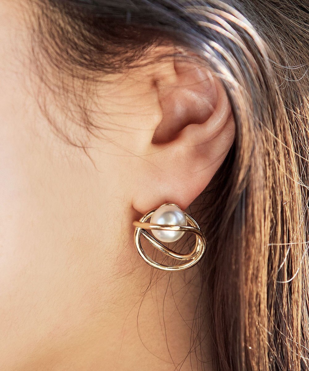 Tiaclasse 捻じりフープパール付きピアス 