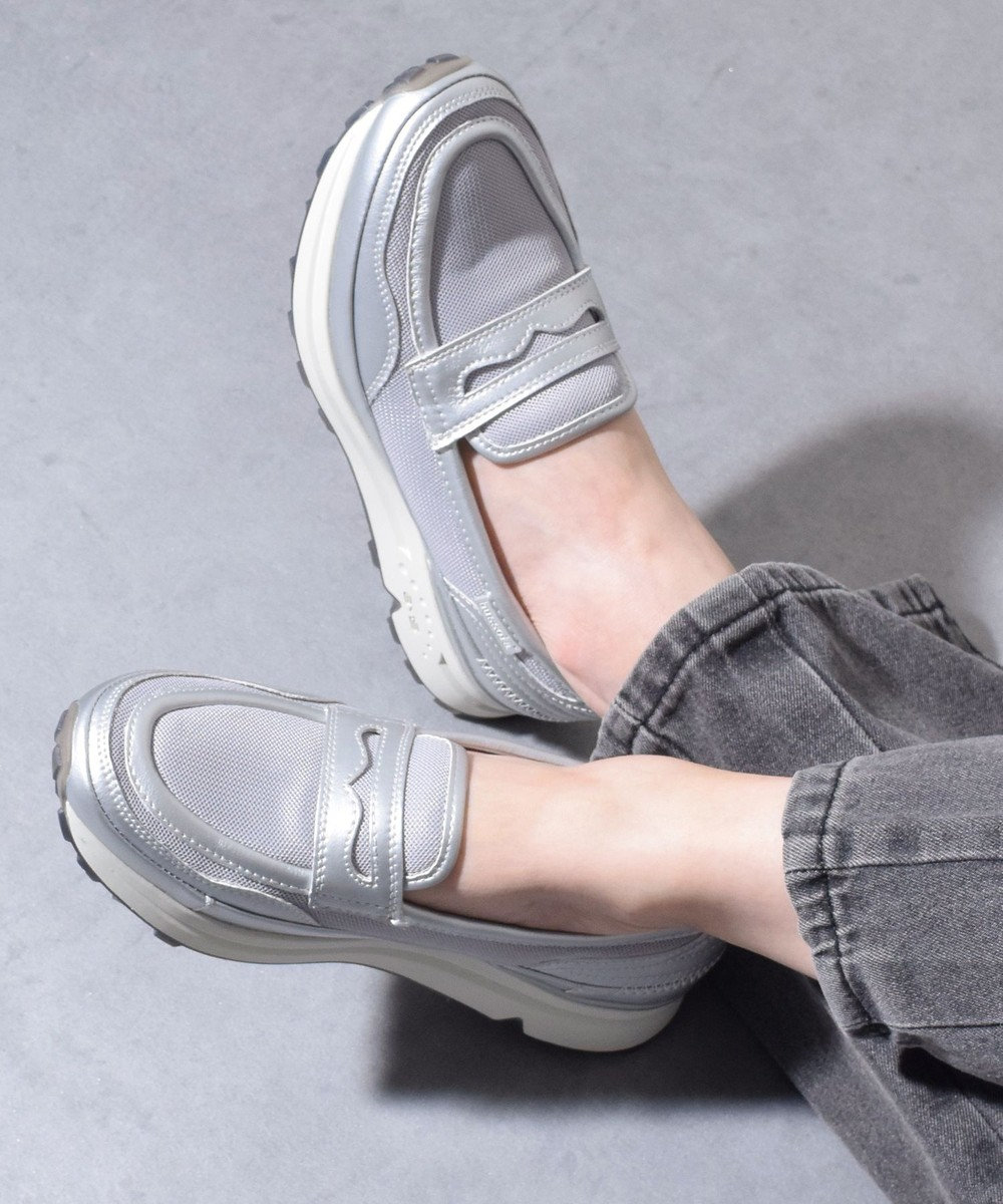 INTER-CHAUSSURES ＜衝撃軽減・抗菌防臭＞【BUSSOLA】撥水ローファースニーカー 