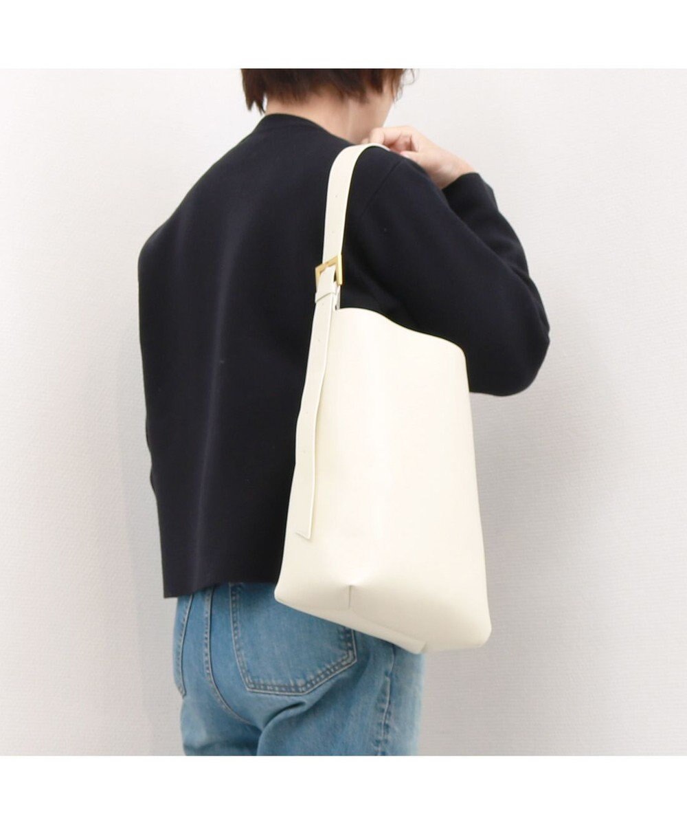 UNBILLION カシュカシュ cachecache / アシンメトリーバックル付きホーボーバッグ 