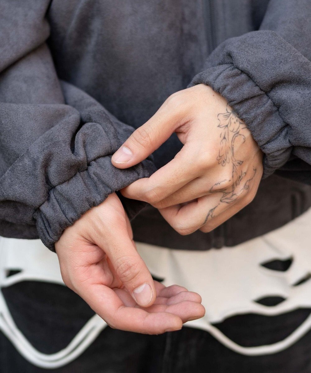 WEGO 【ユニセックス着用ITEM/MLサイズ展開】フェイクスウェードロゴスウィングトップ 