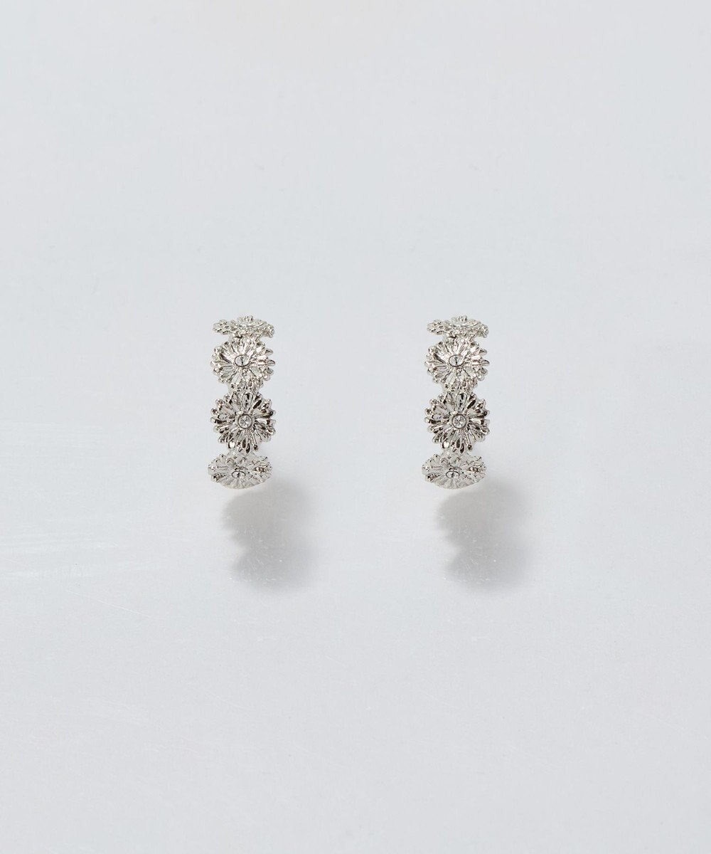 Phoebe 【金属アレルギー対応】マーガレットフラワーフープピアス　シルバー 