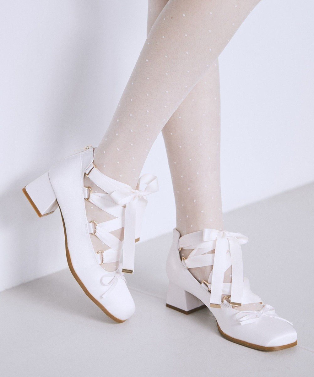 Maison de FLEUR レースアップサテンパンプス 