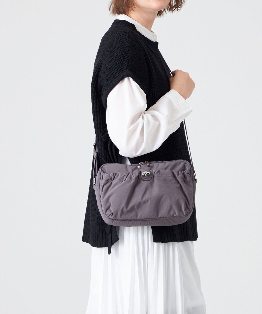 LA BAGAGERIE 【MONICA】クリンクルナイロン　ドロストショルダーバッグ 