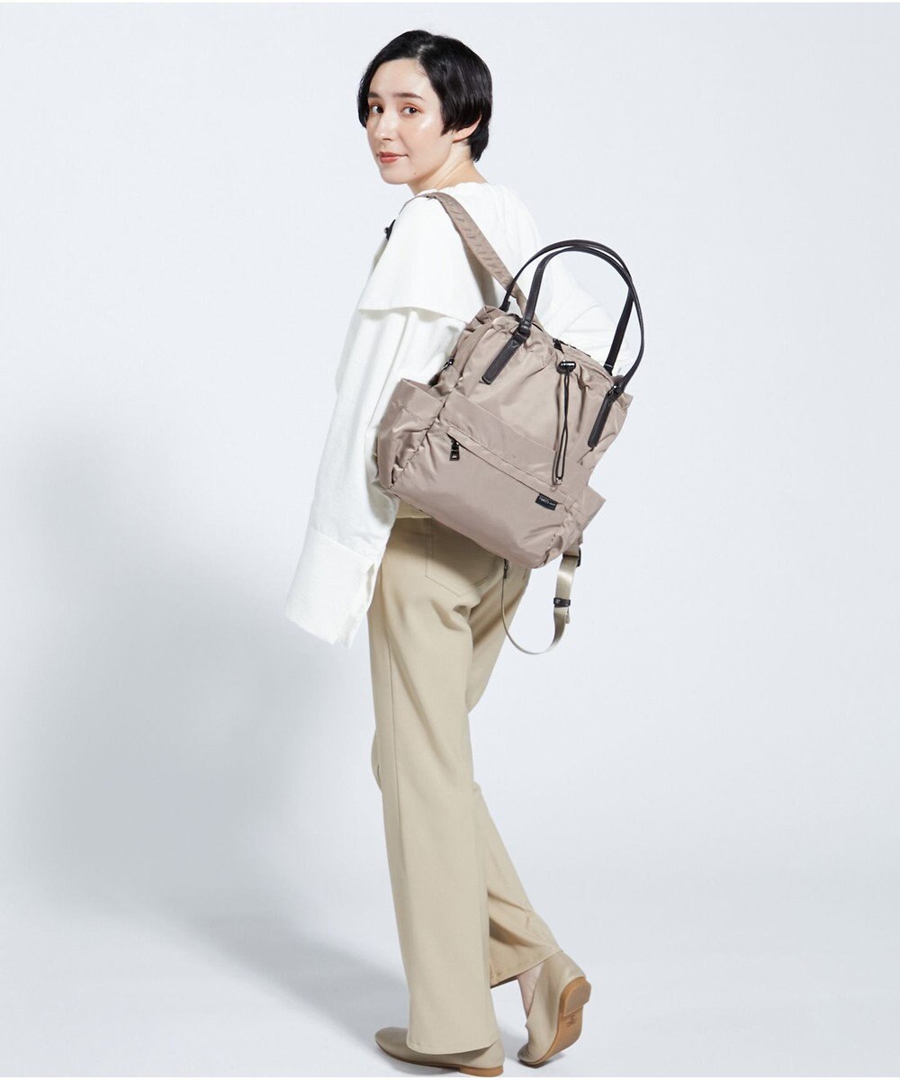 Y'SACCS 【Y’SACCS vous et】ポーチ付き4WAYリュック 