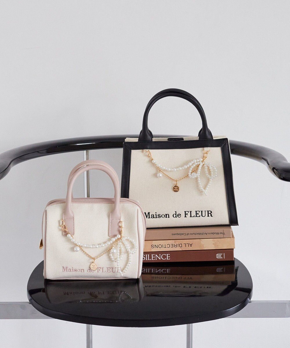 Maison de FLEUR チャーム付きスクエア2Wayバッグ 