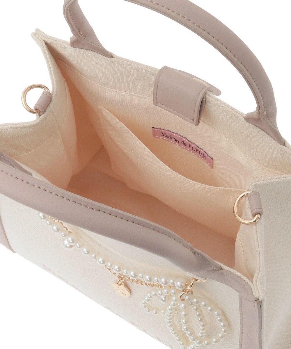 Maison de FLEUR チャーム付きスクエア2Wayバッグ 