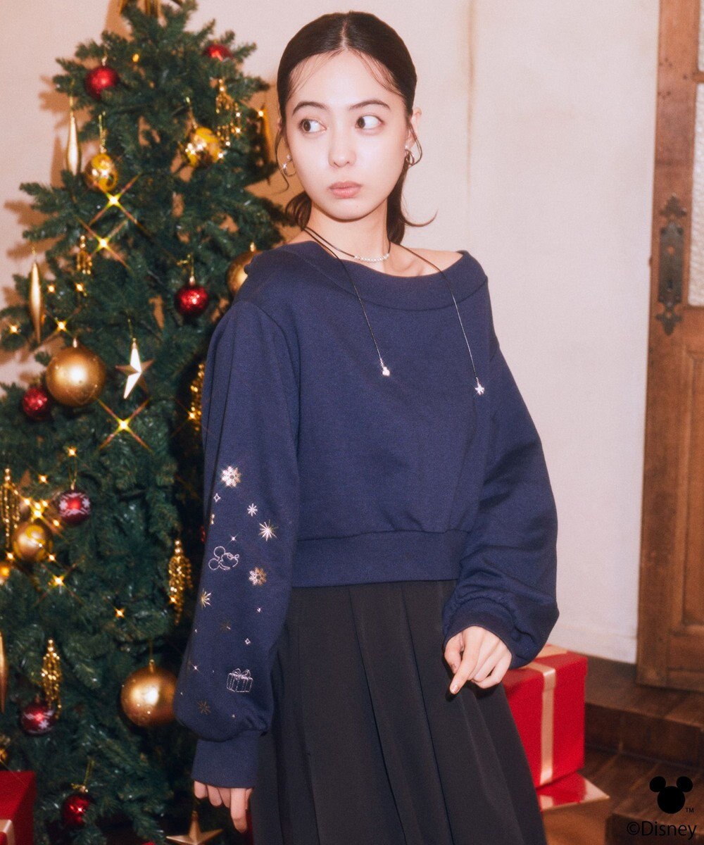 earth music&ecology 【予約】Disney/キラキラモチーフ刺繍オフショルスウェット 