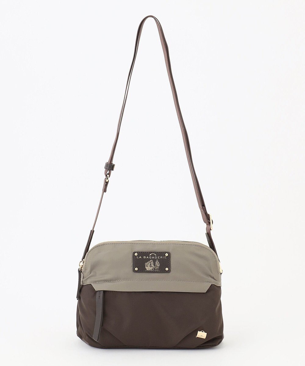 LA BAGAGERIE ウォータープルーフナイロン　スクエアショルダー 
