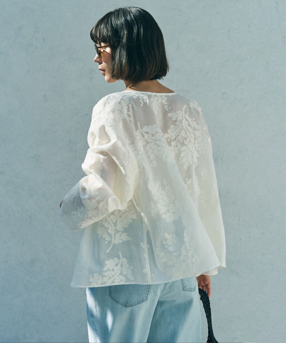 UNFILO L 【前後着用可能の2WAY仕様】ボタニカル エンブロイダリー ブラウス 