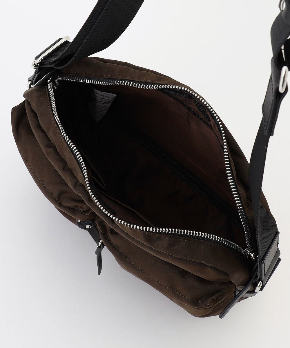 Y'SACCS ダブルポケットベーシックショルダー 