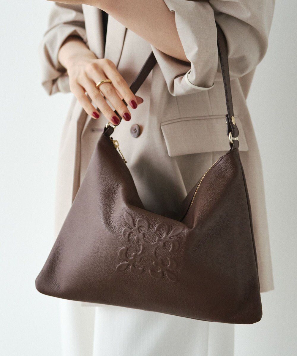 russet エンボスモノグラム ソフトレザーショルダーバッグ(CE-1547) 